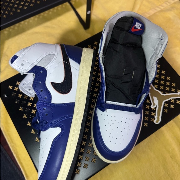 501.502. NEW SIZE 3Y Jordan Kids  Blue and White Sneakers - Picture 3 of 8